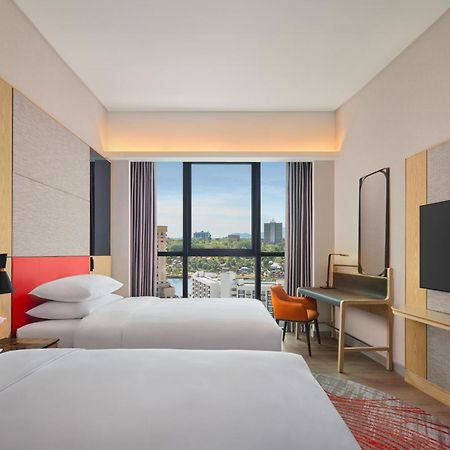Sheraton Kuching Hotel Екстер'єр фото