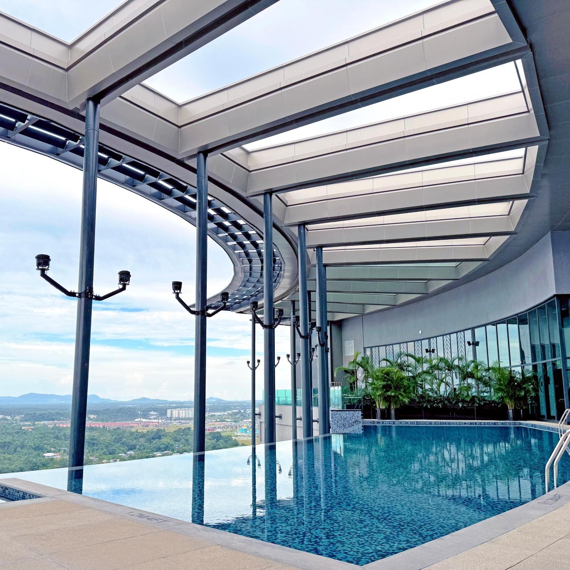 Sheraton Kuching Hotel Екстер'єр фото