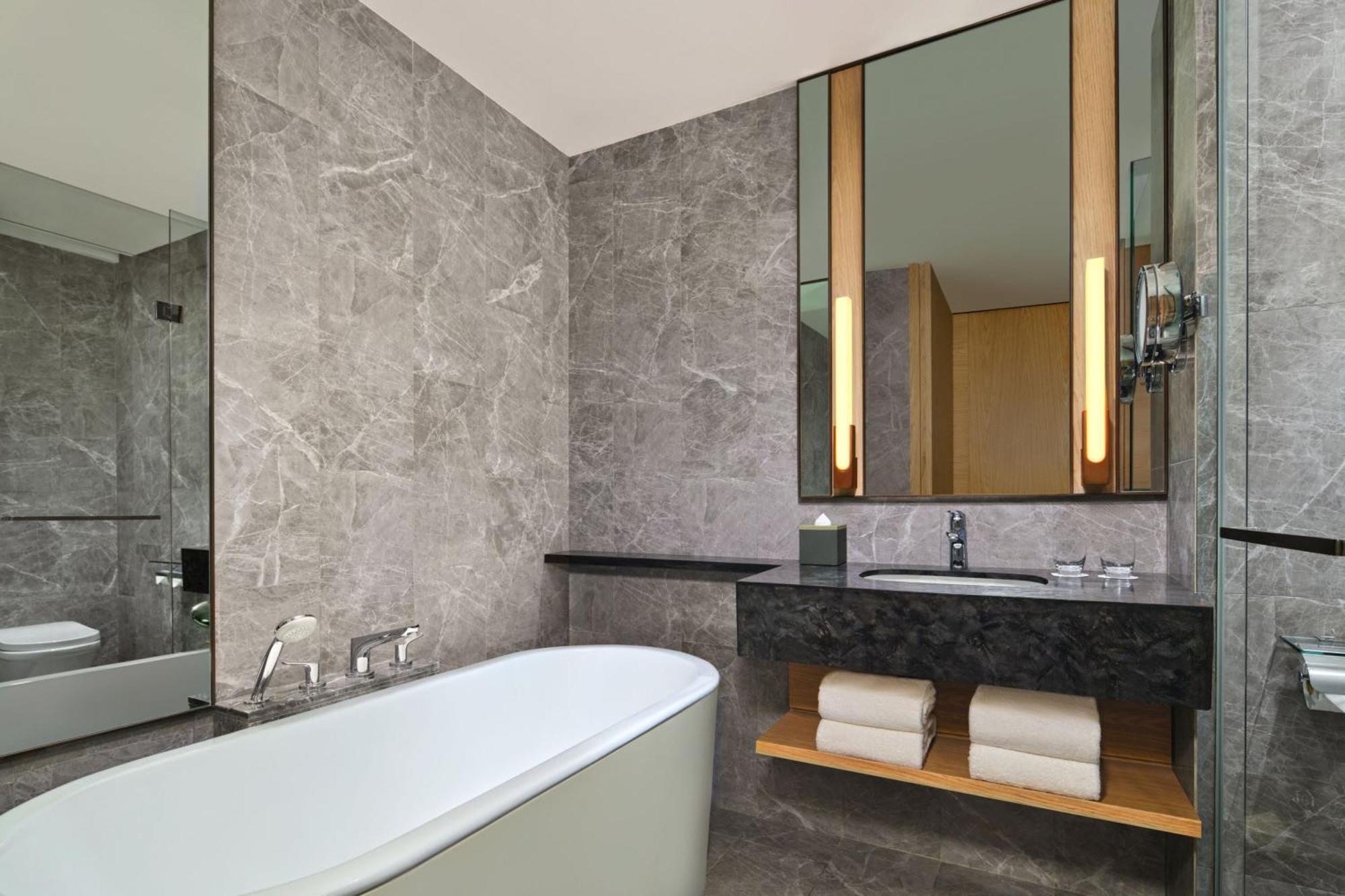 Sheraton Kuching Hotel Екстер'єр фото