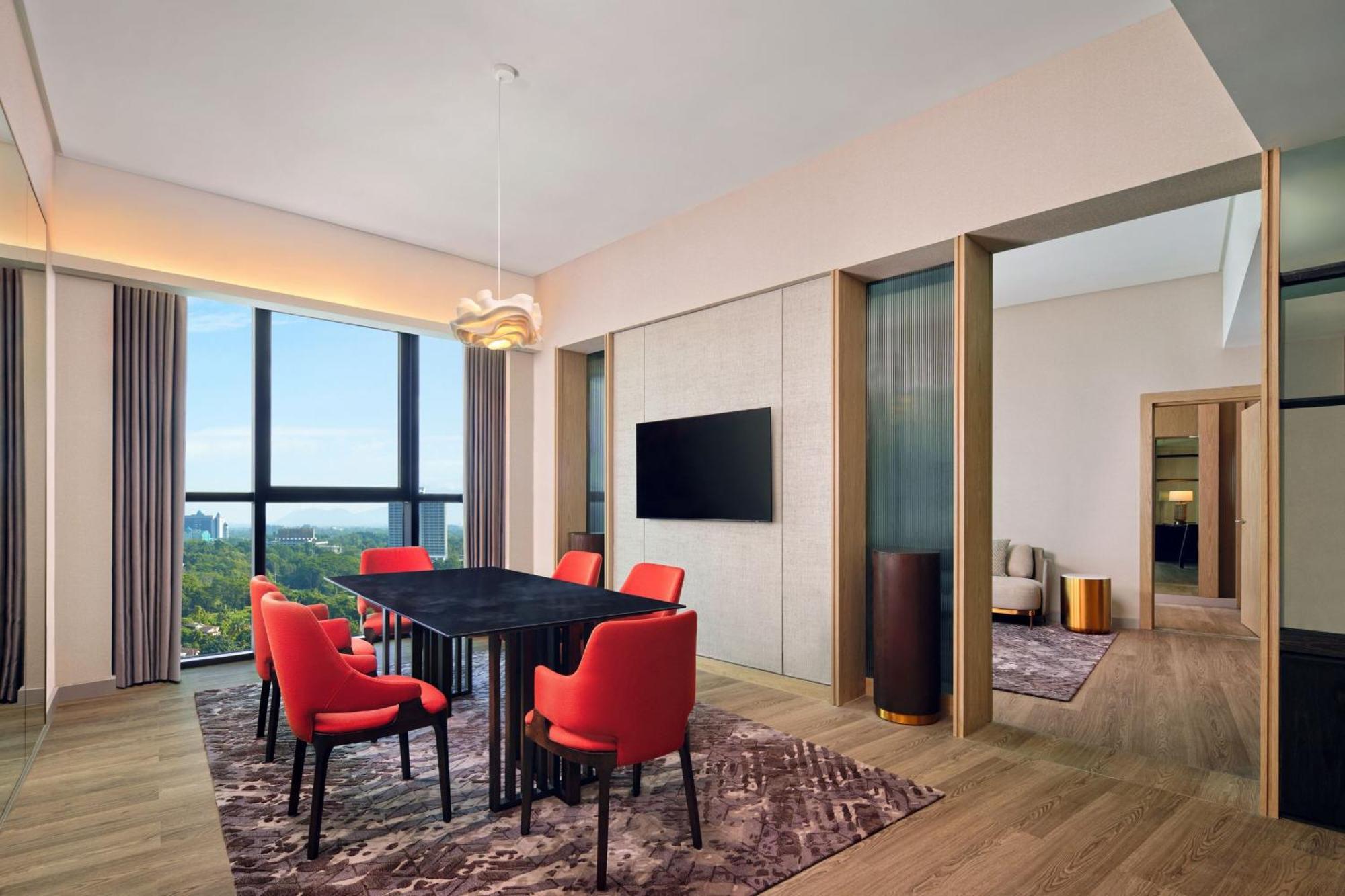 Sheraton Kuching Hotel Екстер'єр фото