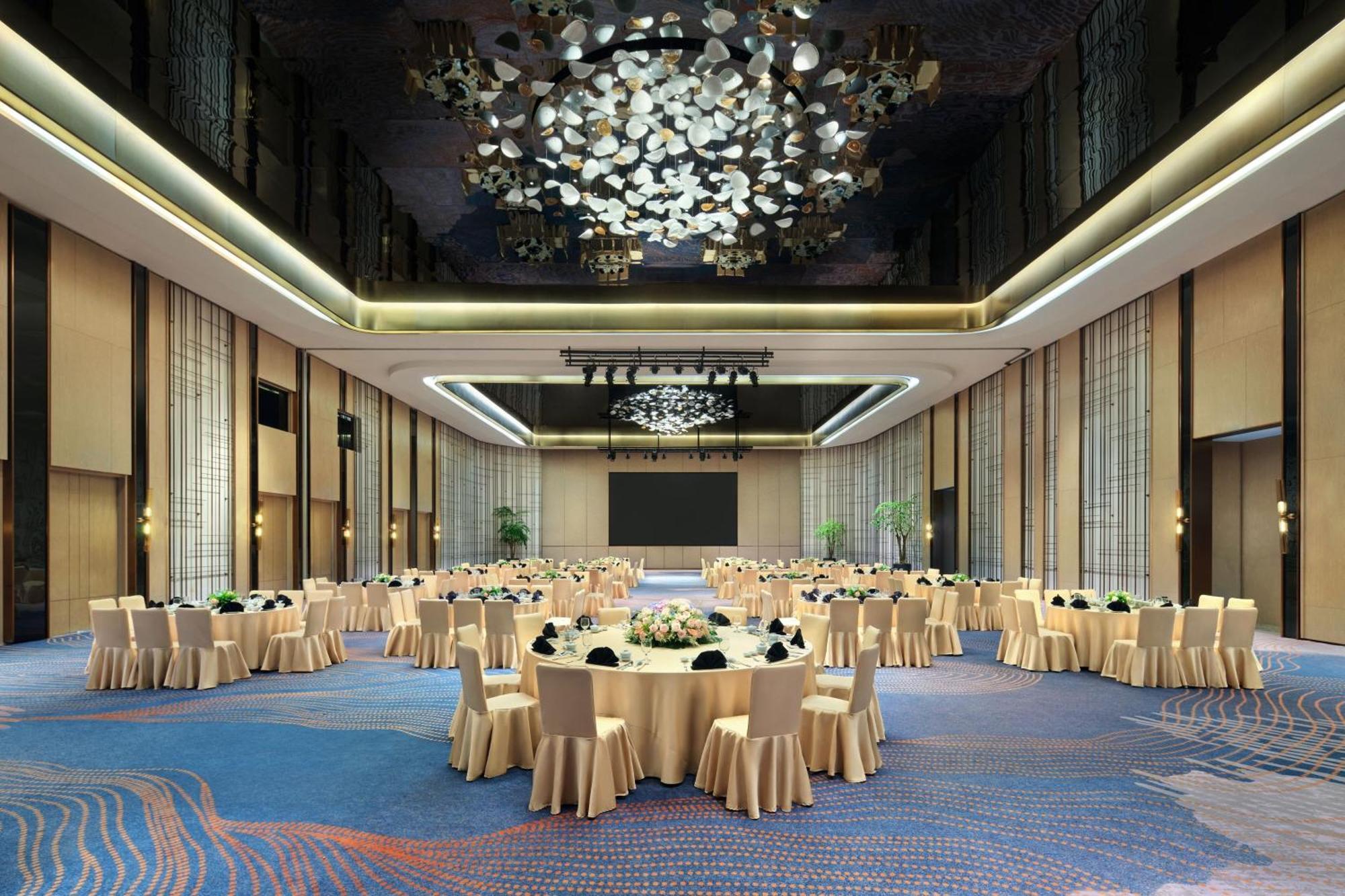 Sheraton Kuching Hotel Екстер'єр фото
