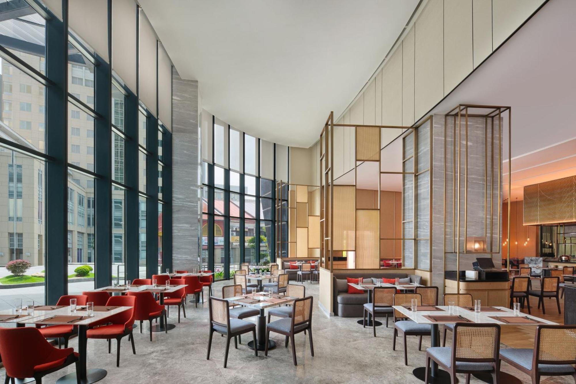 Sheraton Kuching Hotel Екстер'єр фото