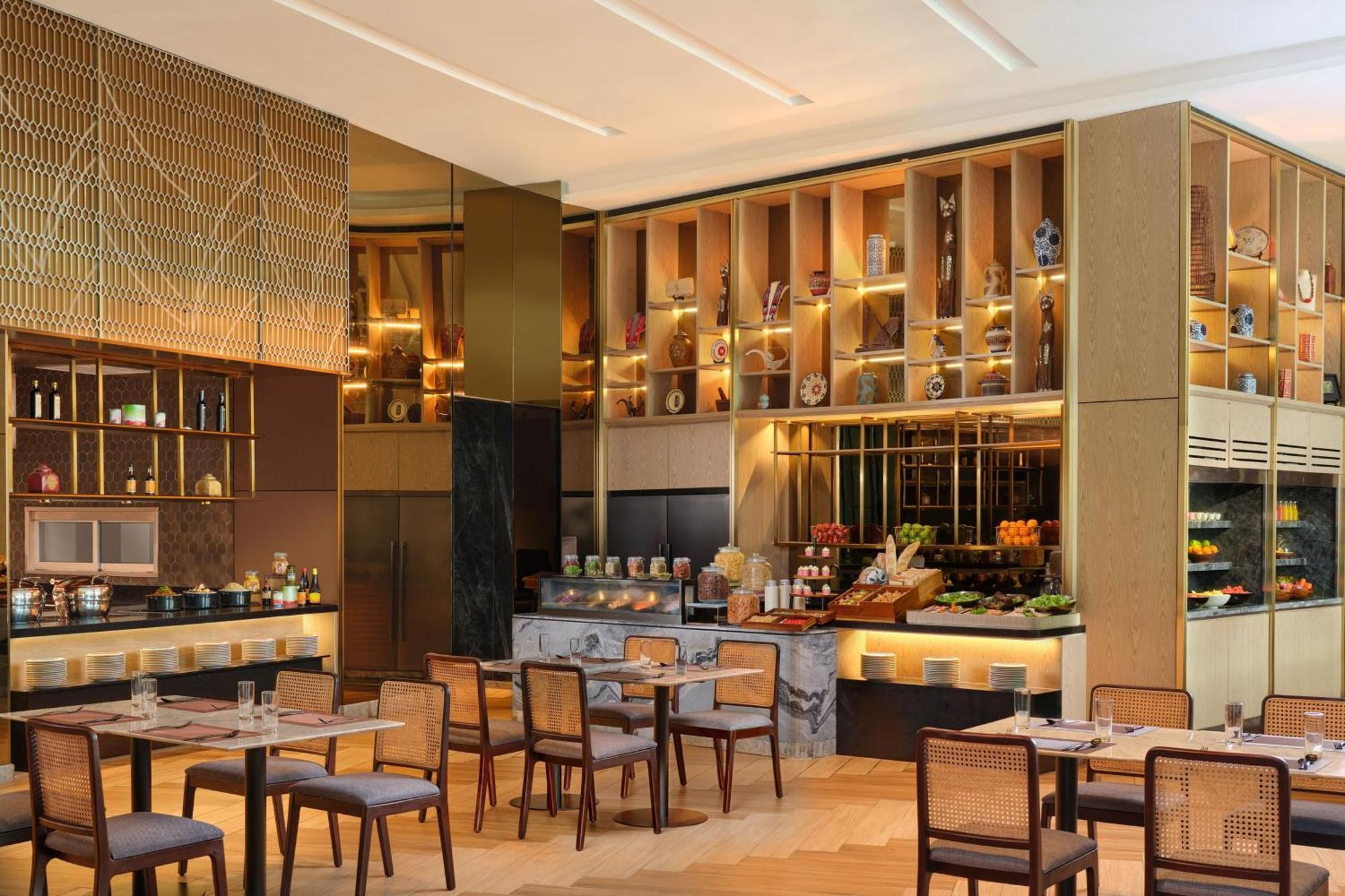Sheraton Kuching Hotel Екстер'єр фото